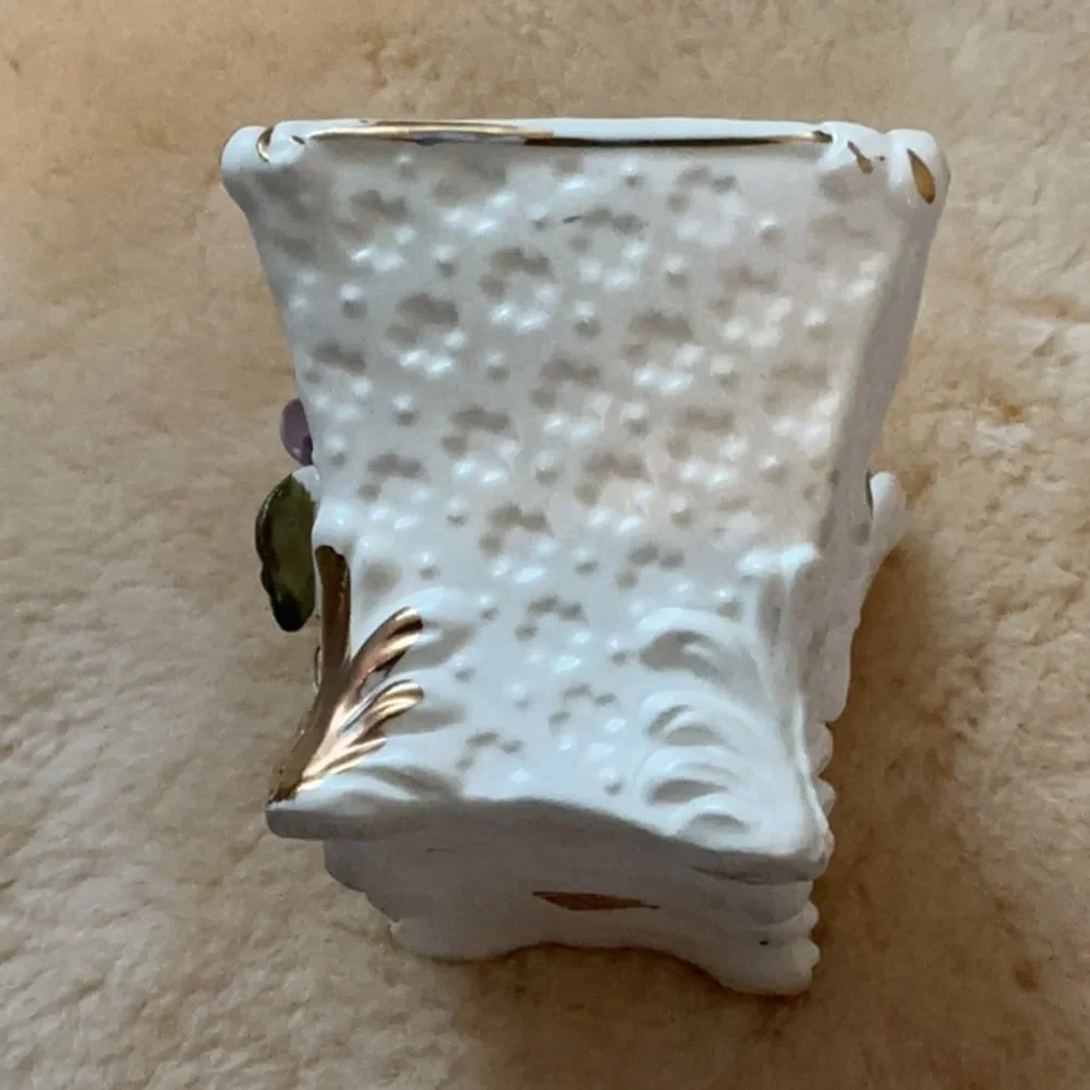 Lipper & Mann Mid-Century Porcelain Basket w/ Flowers & Gold Leaf Accents